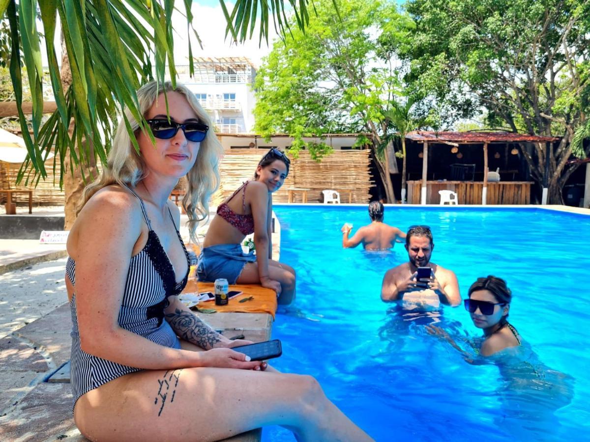 The All Inclusive Hostel - Food, Drinks And Transportation To The Beach And Cenotes Tulum Zewnętrze zdjęcie